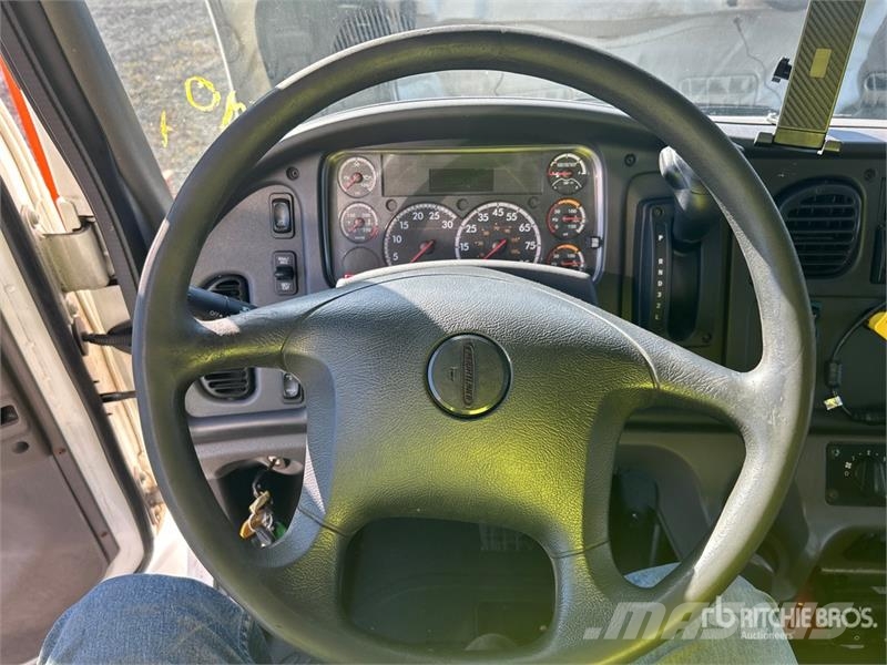 Freightliner M2 4x2 Refrigerated Truck Tovornjaki hladilniki