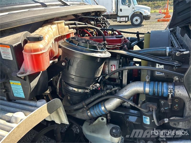 Freightliner M2 4x2 Refrigerated Truck Грузовики-Рефрижераторы