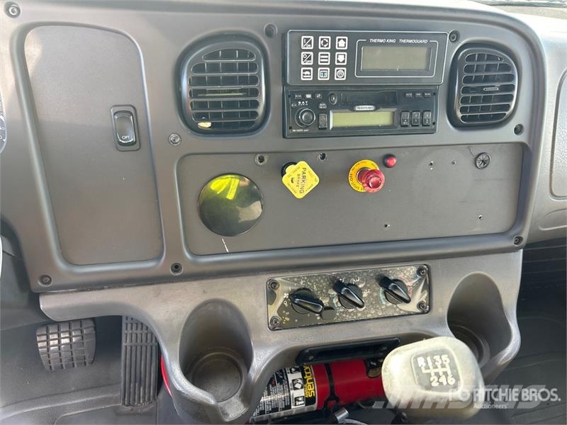 Freightliner M2 4x2 Refrigerated Truck Camiões caixa temperatura controlada