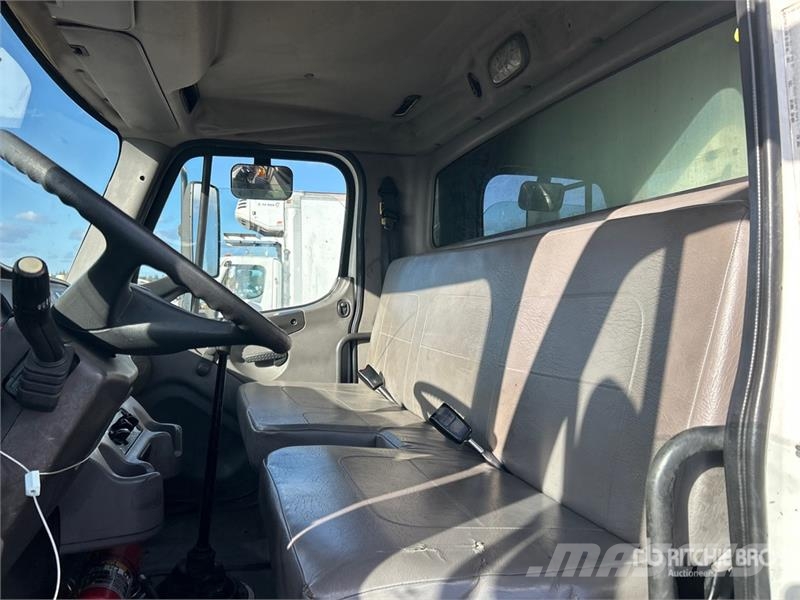 Freightliner M2 4x2 Refrigerated Truck Camiões caixa temperatura controlada