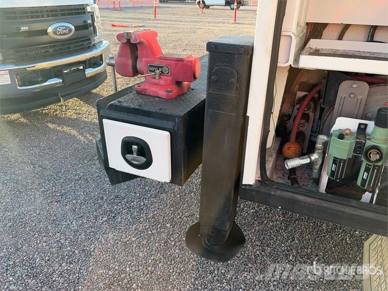 Freightliner M2 4x2 Service Truck مركبات الأغراض العامة