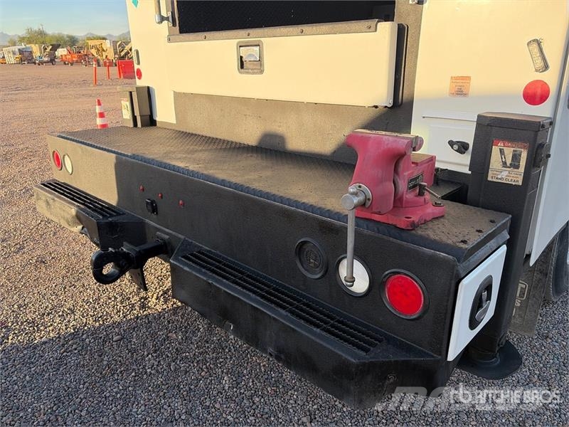 Freightliner M2 4x2 Service Truck مركبات الأغراض العامة