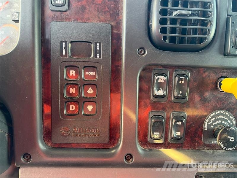 Freightliner M2 4x2 Service Truck مركبات الأغراض العامة