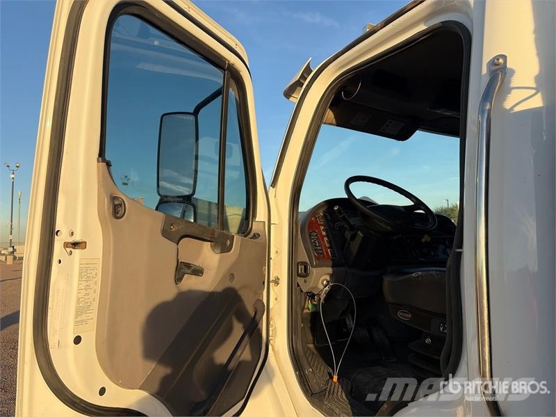 Freightliner M2 4x2 Service Truck مركبات الأغراض العامة