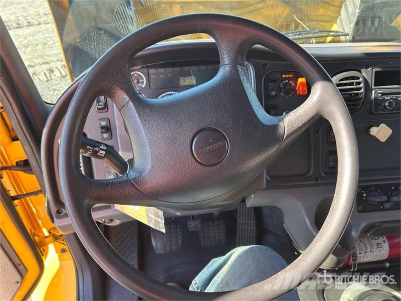 Freightliner M2 4x2 Van Truck 貨箱式卡車