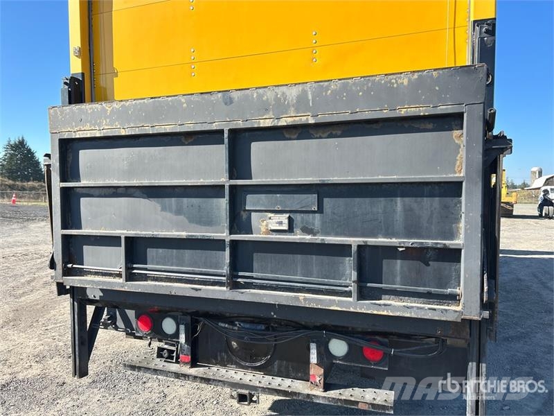 Freightliner M2 4x2 Van Truck 貨箱式卡車