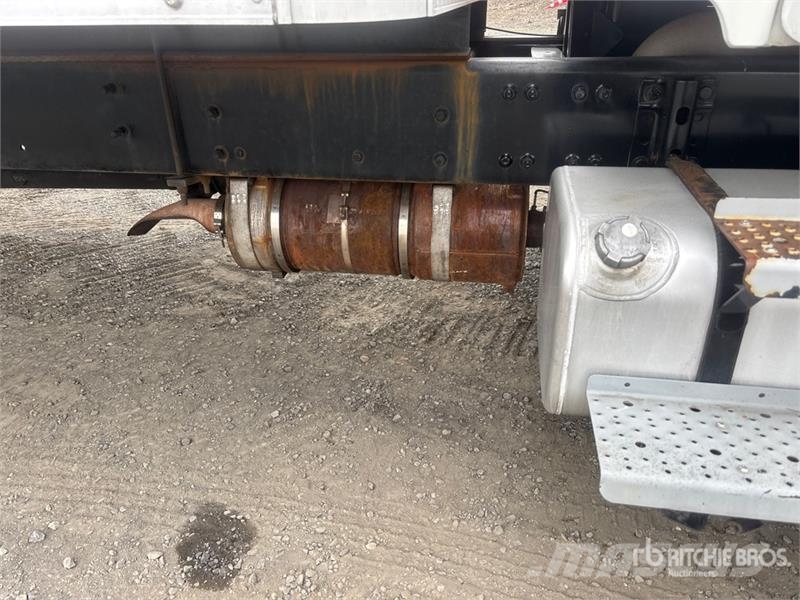 Freightliner M2 4x2 Van Truck Фургони