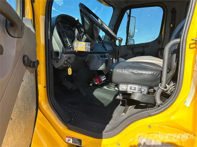 Freightliner M2 4x2 Van Truck 貨箱式卡車