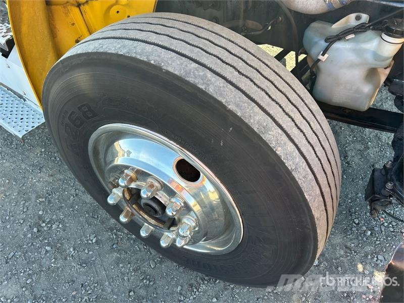 Freightliner M2 4x2 Van Truck 貨箱式卡車