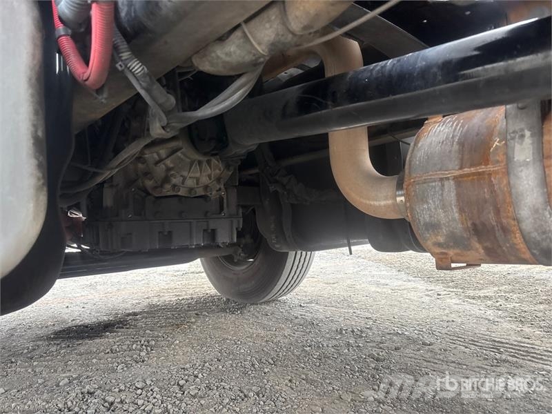 Freightliner M2 4x2 Van Truck Фургони