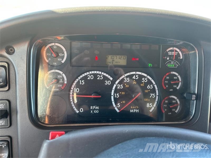 Freightliner M2 4x2 Van Truck 貨箱式卡車