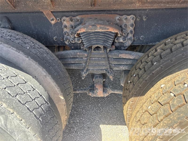 Freightliner M2 6x4 T/A Dump Truck Pašizgāzējs