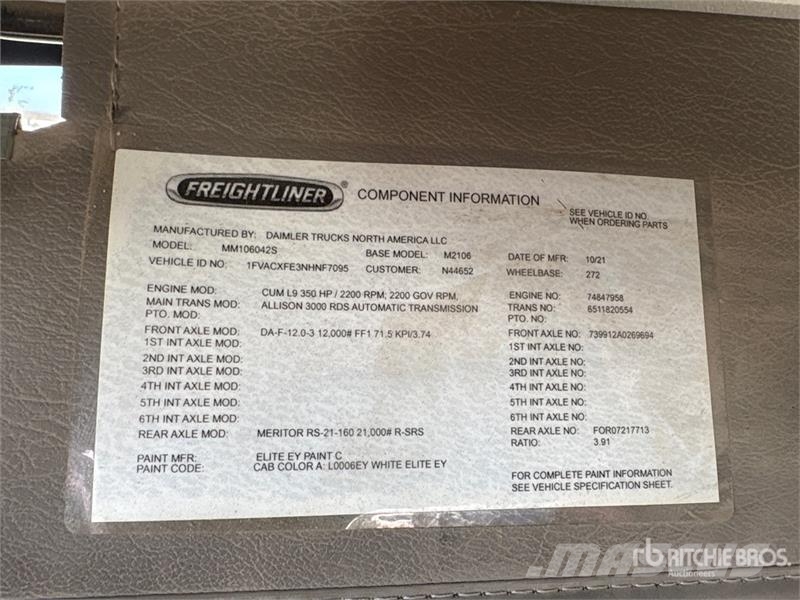 Freightliner M2106 4x2 Rollback Truck Hinausautot
