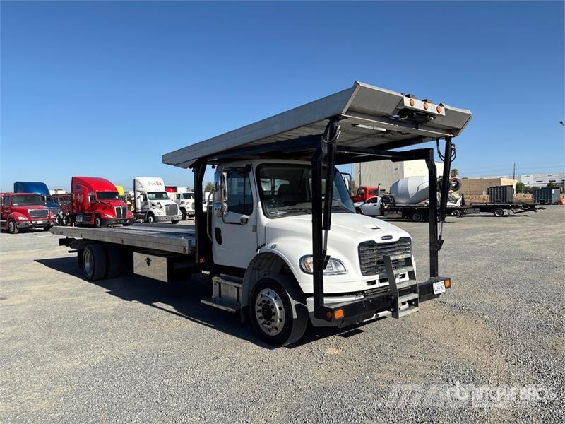 Freightliner M2106 4x2 Rollback Truck Hinausautot