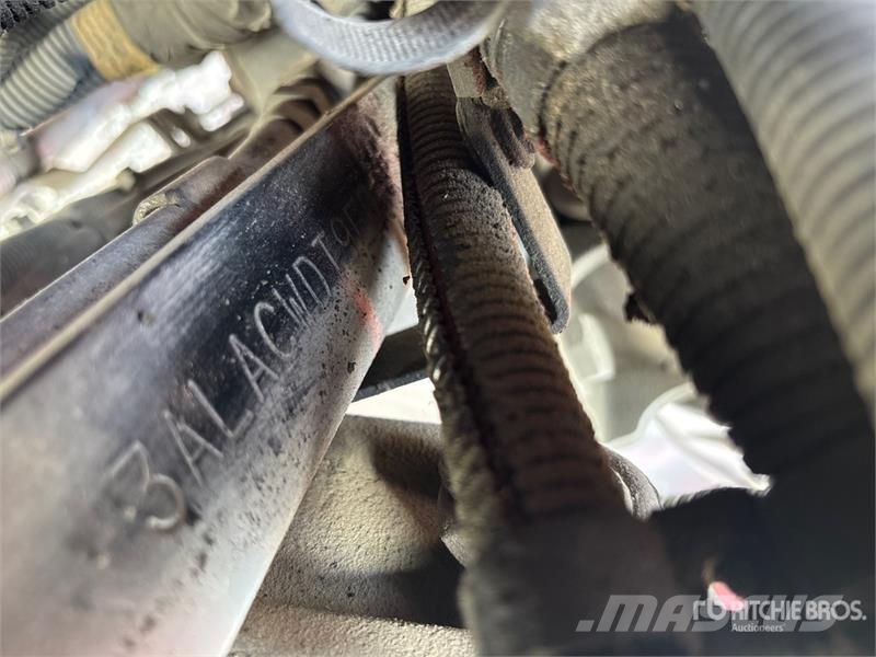 Freightliner M2106 4x2 Van Truck Грузовики-Фургоны