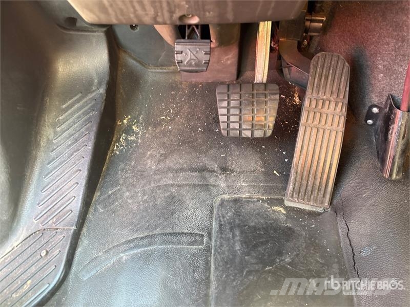 Freightliner M2106 4x2 Van Truck Грузовики-Фургоны