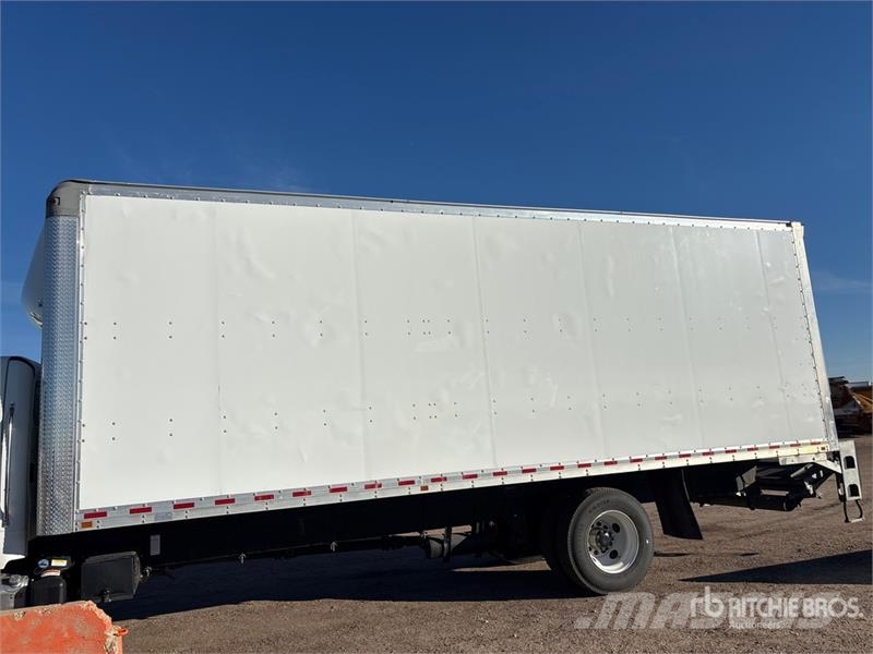 Freightliner M2106 4x2 Van Truck Camiones con caja de remolque