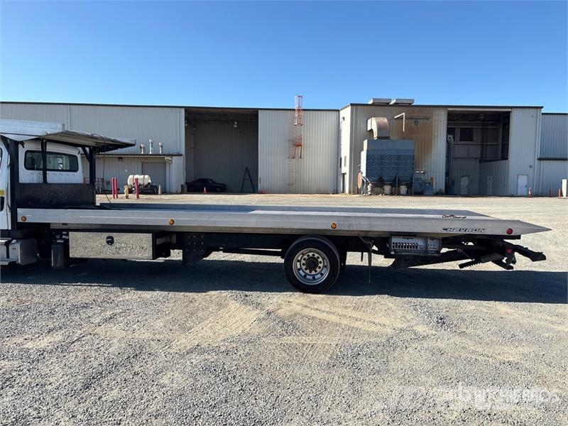 Freightliner M2106 4x2 Rollback Truck Hinausautot