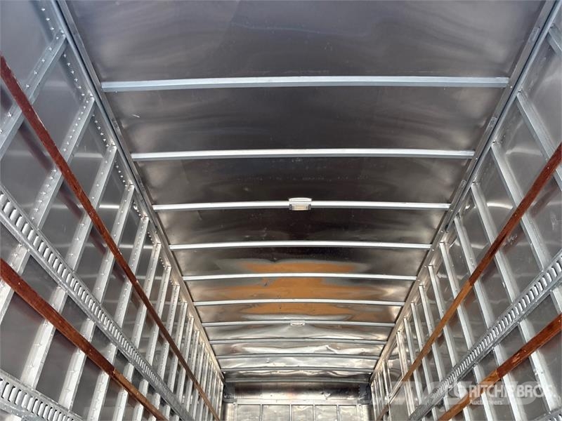Freightliner M2106 4x2 Van Truck Каросерии