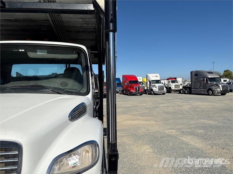 Freightliner M2106 4x2 Rollback Truck Hinausautot