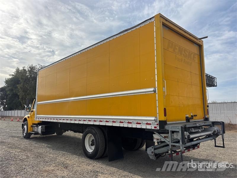 Freightliner M2106 4x2 Van Truck Camion cassonati