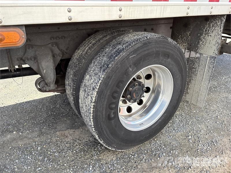 Freightliner M2106 4x2 Van Truck Fast kasse