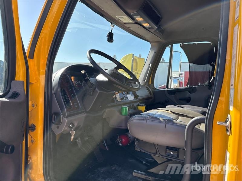 Freightliner M2106 4x2 Van Truck 탑차 트럭