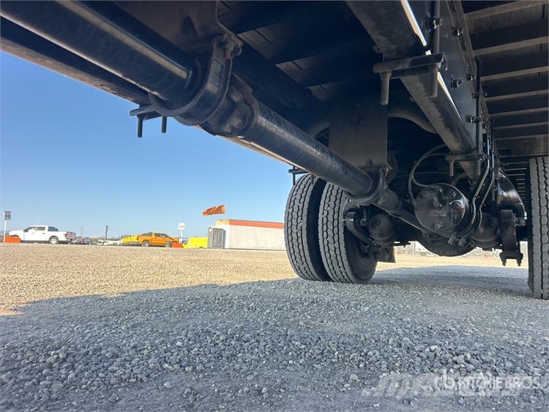 Freightliner M2106 4x2 Van Truck Sanduk kamioni