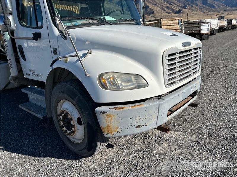 Freightliner M2106 4x2 Vacuum Tanker Truck 组合/真空油槽车