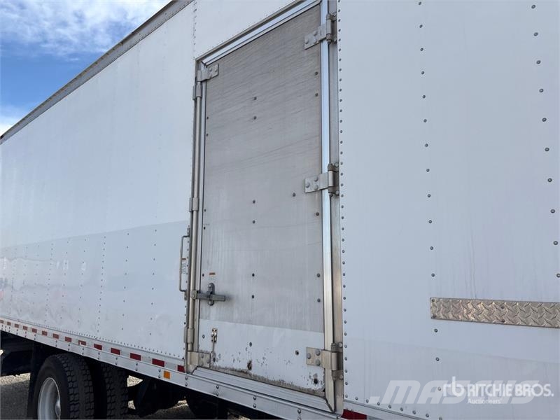 Freightliner M2106 4x2 Van Truck Каросерии