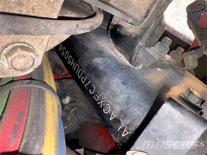 Freightliner M2106 4x2 Van Truck Camiones con caja de remolque