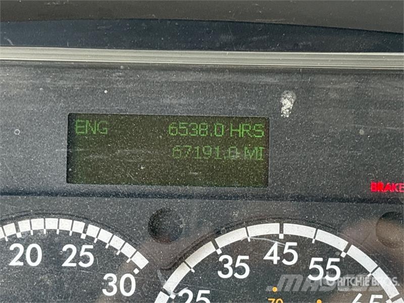 Freightliner M2106 4x2 Van Truck Fast kasse