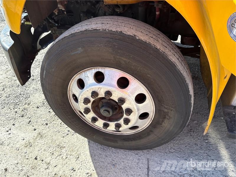 Freightliner M2106 4x2 Van Truck Caminhões baú