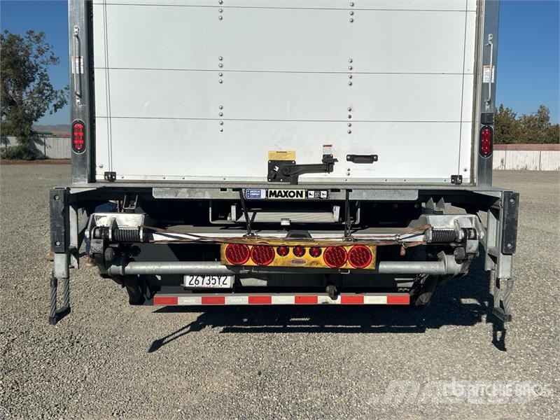 Freightliner M2106 4x2 Van Truck 탑차 트럭