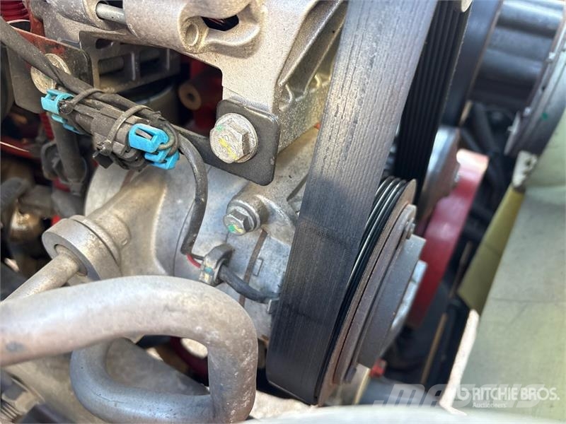 Freightliner M2106 4x2 Van Truck Camiones con caja de remolque