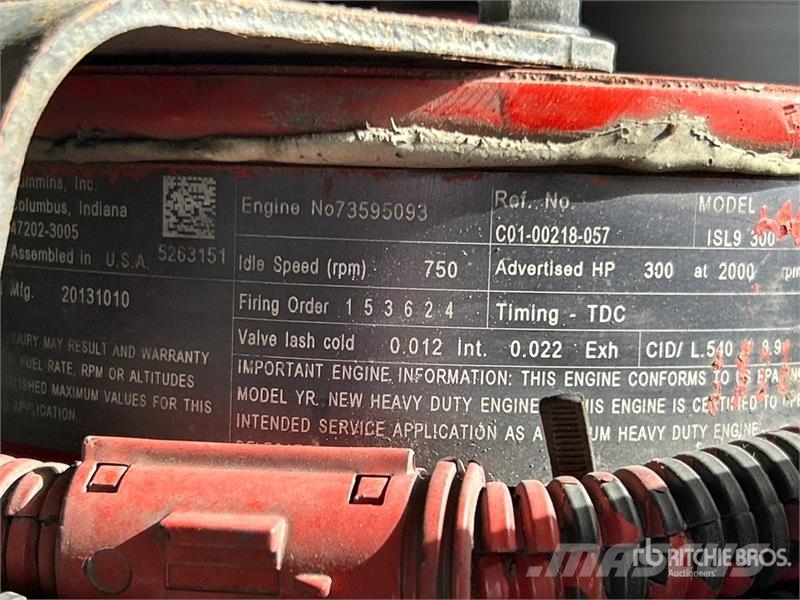 Freightliner M2106 4x2 S/A Day Cab Truck Tractor Camiones tractor
