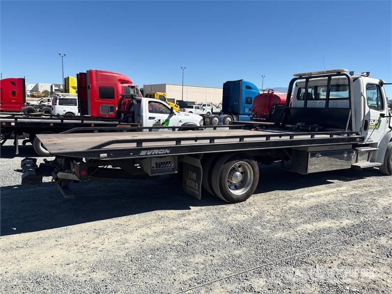 Freightliner M2106 4x2 Rollback Truck Евакуатори