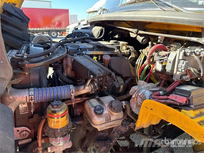 Freightliner M2106 4x2 Van Truck 탑차 트럭