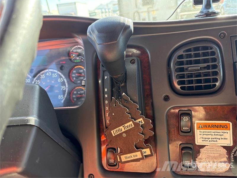 Freightliner M2106 4x2 Van Truck 탑차 트럭