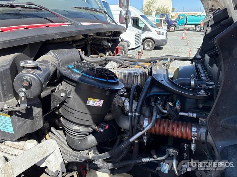 Freightliner M2106 4x2 Van Truck Fast kasse