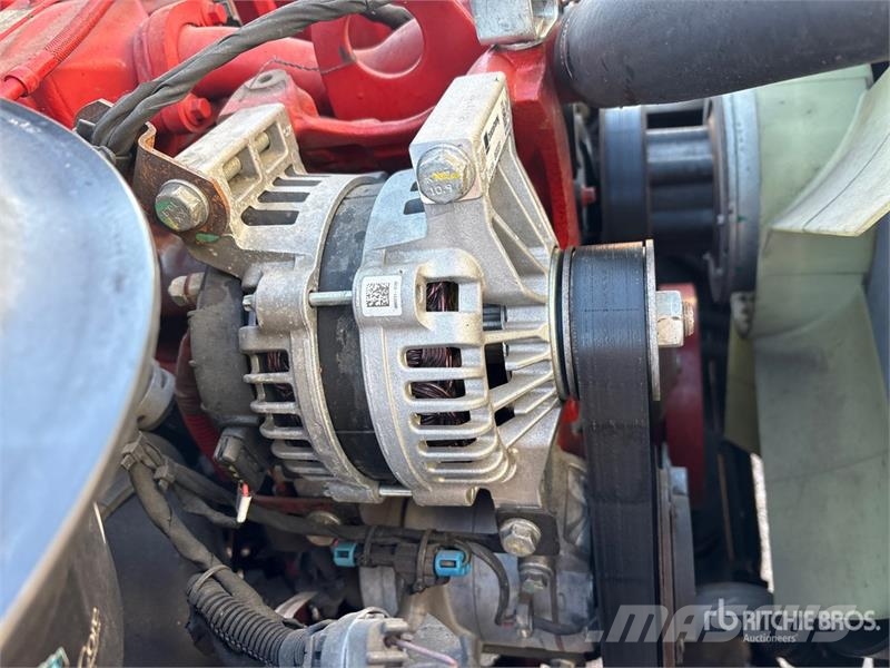 Freightliner M2106 4x2 Van Truck Camiones con caja de remolque