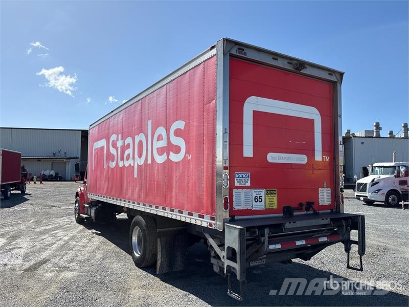 Freightliner M2106 4x2 Van Truck Fast kasse