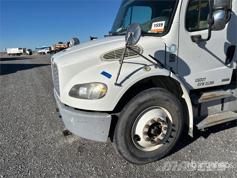 Freightliner M2106 4x2 Vacuum Tanker Truck 组合/真空油槽车