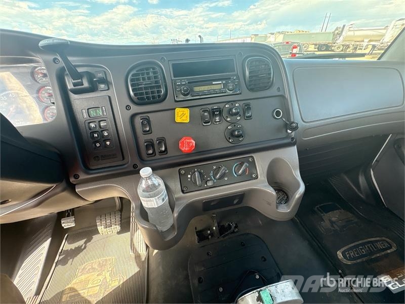 Freightliner M2106 4x2 S/A Day Cab Truck Tractor Prime Movers