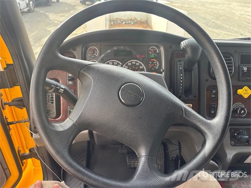 Freightliner M2106 4x2 Van Truck Camion cassonati