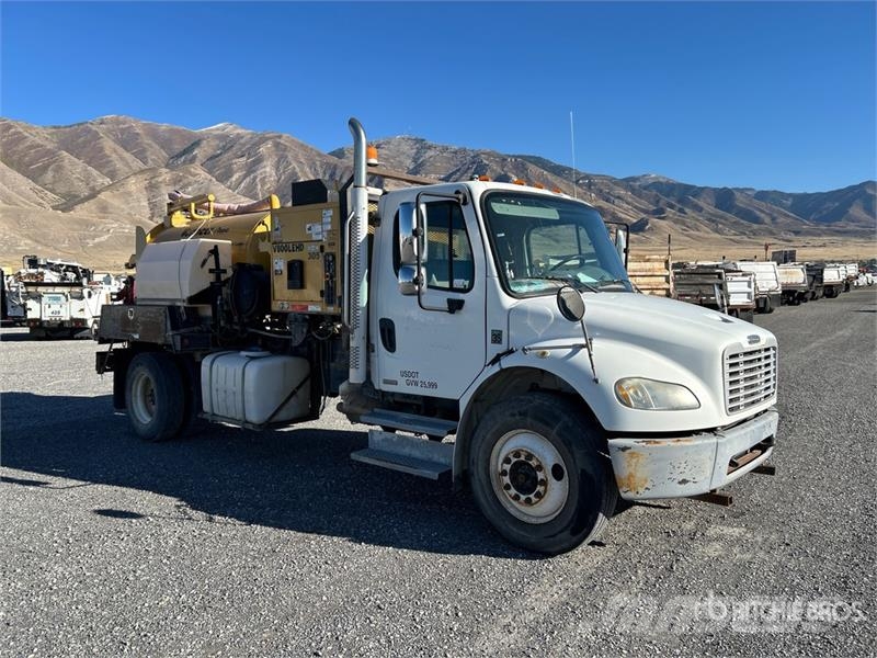 Freightliner M2106 4x2 Vacuum Tanker Truck 组合/真空油槽车