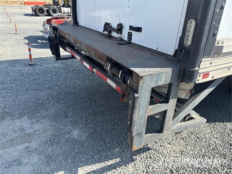 Freightliner M2106 4x2 Van Truck Грузовики-Фургоны