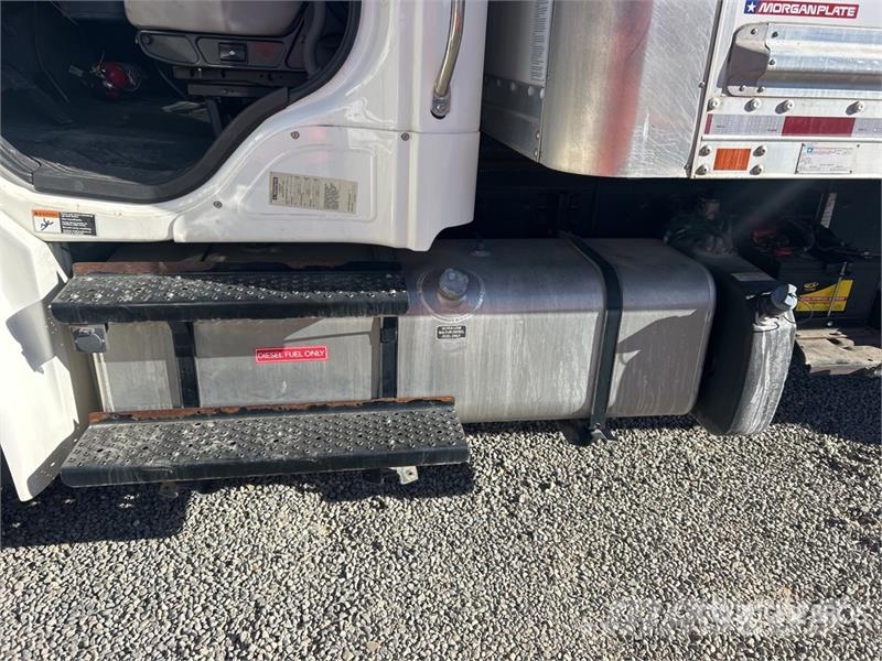 Freightliner M2106 4x2 Van Truck 탑차 트럭