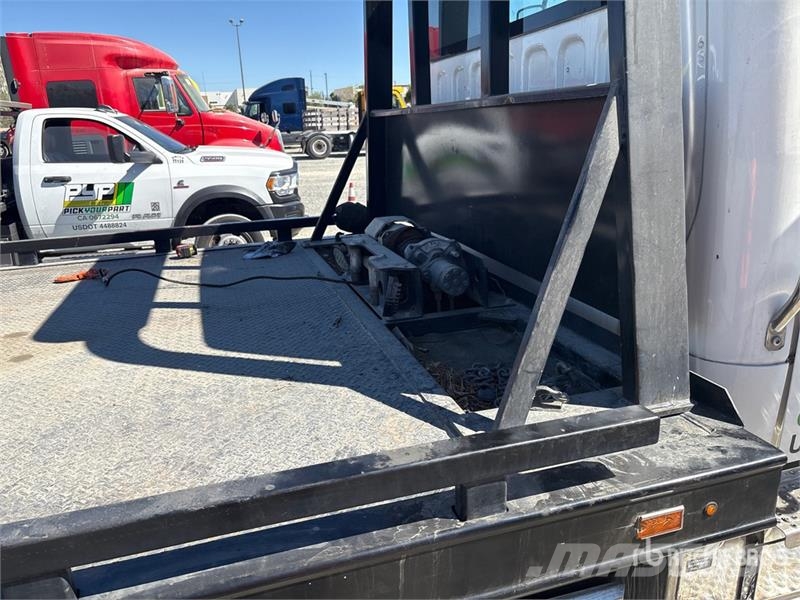 Freightliner M2106 4x2 Rollback Truck Евакуатори