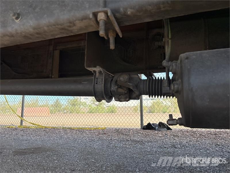 Freightliner M2106 4x2 Van Truck Грузовики-Фургоны